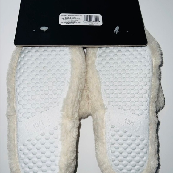 bebe Girls' Plush Slippers - Cream Fits size 13/1
NWT - Picture 5 of 5